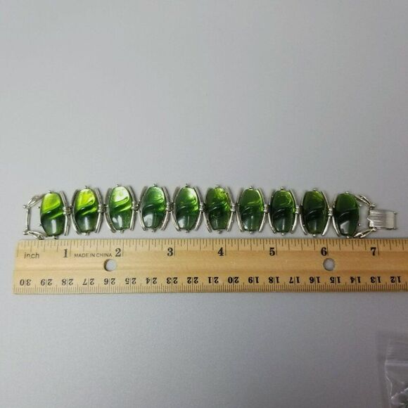 Vintage Star Green Wavy Lucite Panel Bracelet, Signed, Retro 60s Style, Estate - Picture 5 of 7